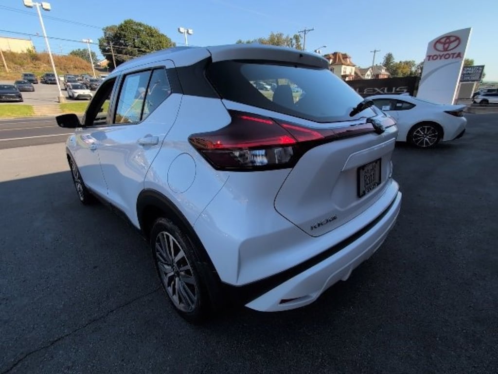 Used 2023 Nissan Kicks SV