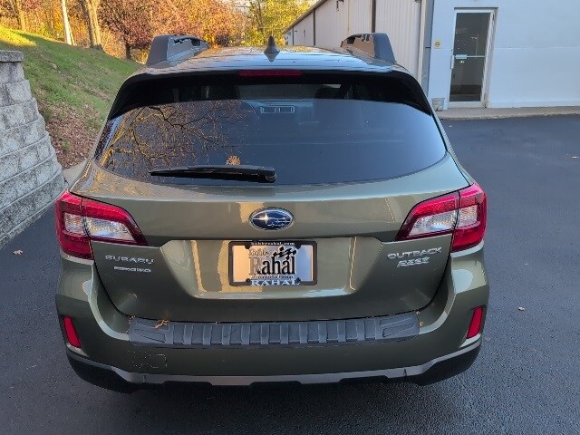 2017 Subaru Outback Premium photo 4