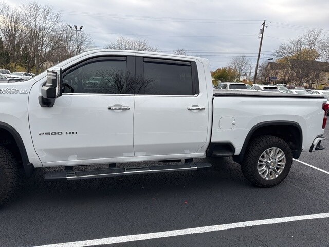 2023 Chevrolet Silverado 2500HD High Country photo 3
