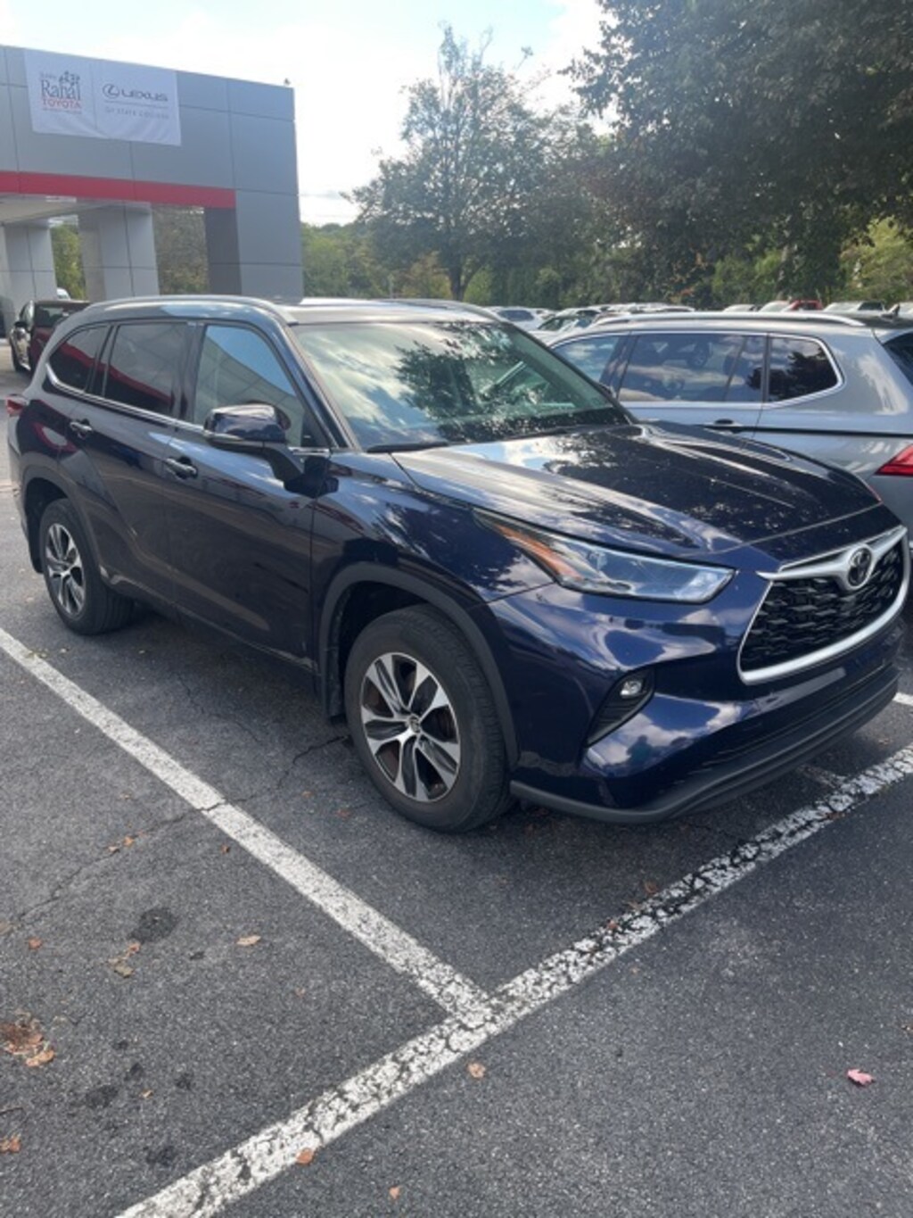 Used 2022 Toyota Highlander XLE SUV