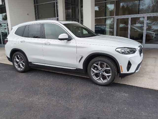 2023 BMW X3 30i's photo