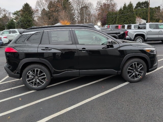 2026 Toyota Corolla Cross XLE photo 2