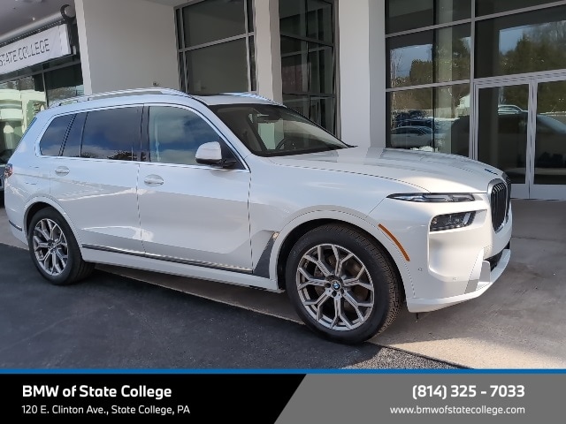 2023 BMW X7 40i's photo