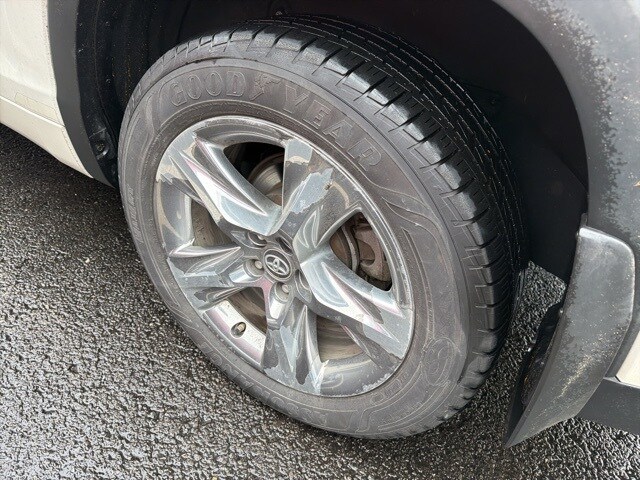 2019 Toyota Highlander Limited Platinum photo 3