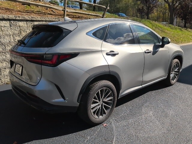 2025 Lexus NX 350 photo 3