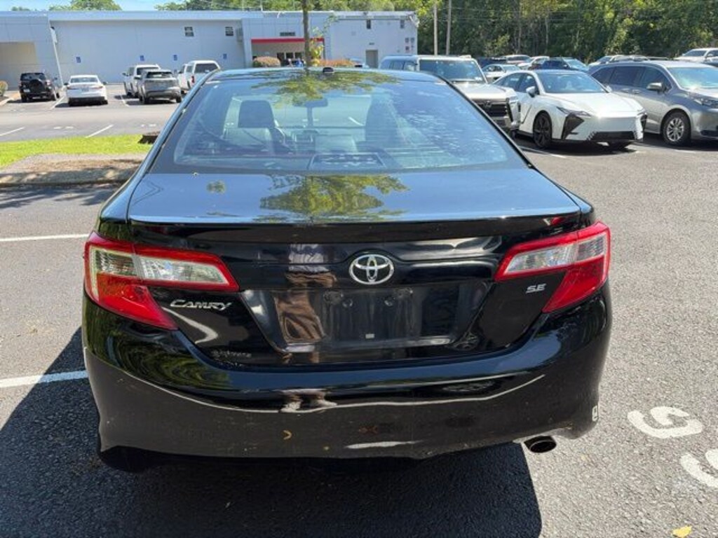Used 2013 Toyota Camry SE Sedan