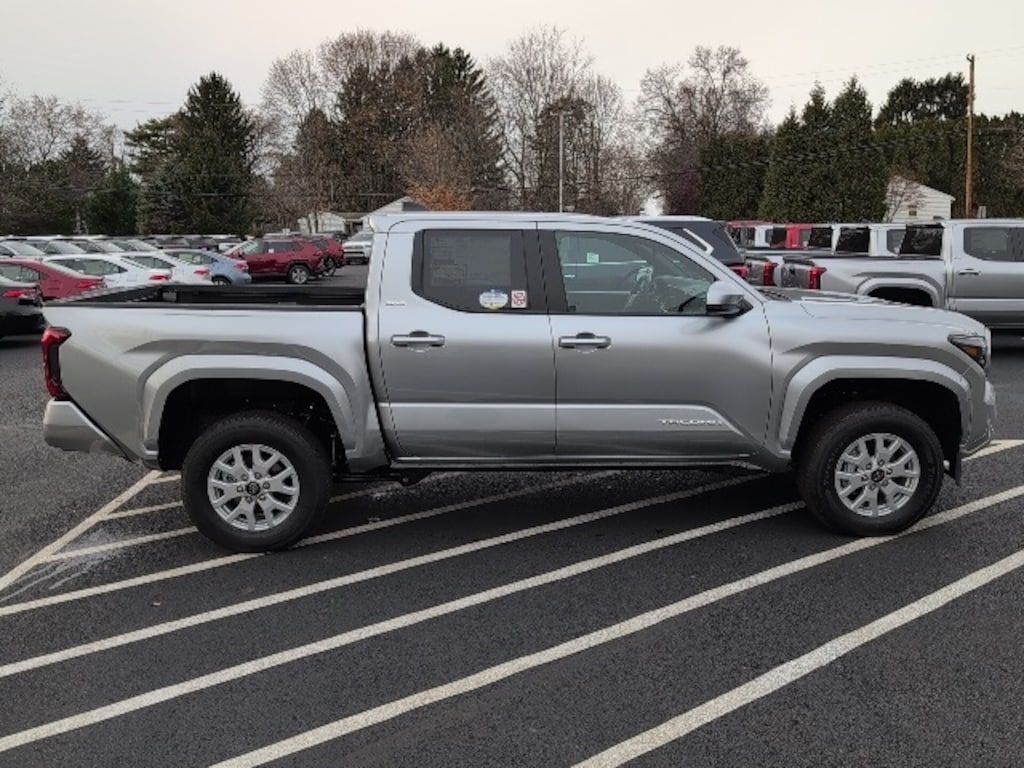 New 2025 Toyota Tacoma SR5 Truck Double Cab