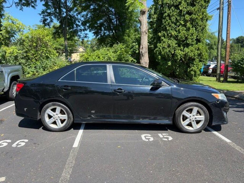 Used 2013 Toyota Camry SE Sedan