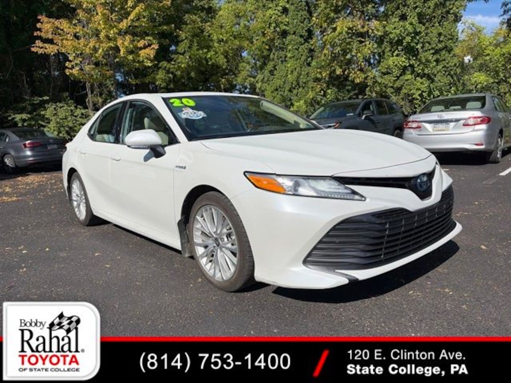 Used 2020 Toyota Camry Hybrid XLE Sedan
