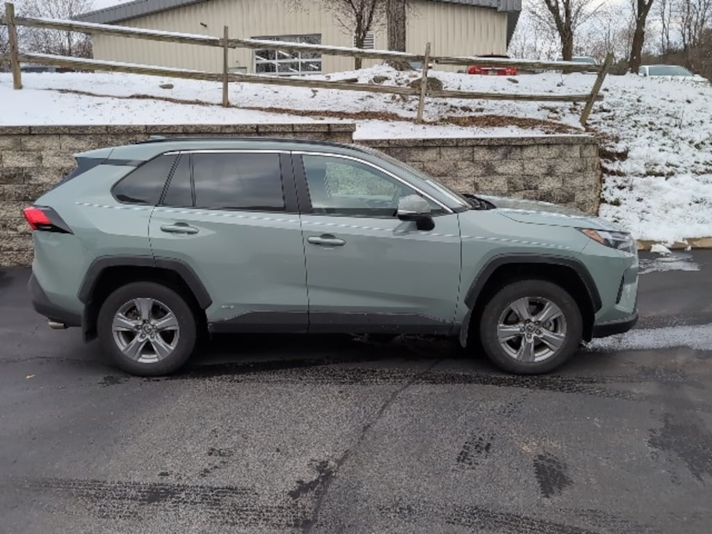 Used 2022 Toyota RAV4 Hybrid XLE SUV