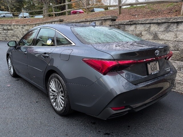 2022 Toyota Avalon Hybrid Limited photo 4