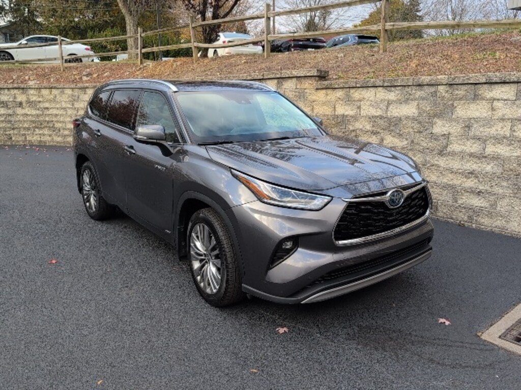 Used 2021 Toyota Highlander Hybrid Platinum SUV