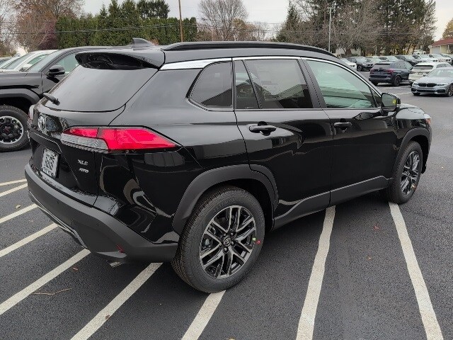 2026 Toyota Corolla Cross XLE photo 3