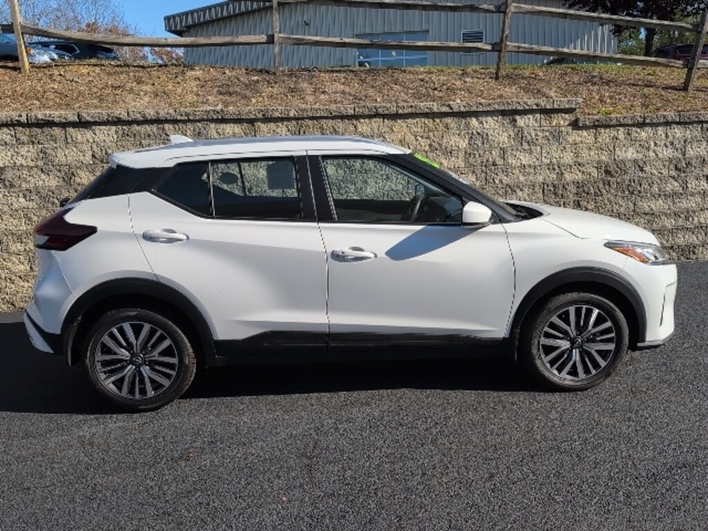 Used 2023 Nissan Kicks SV SUV