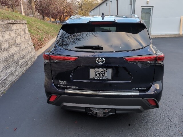 2023 Toyota Highlander L photo 4