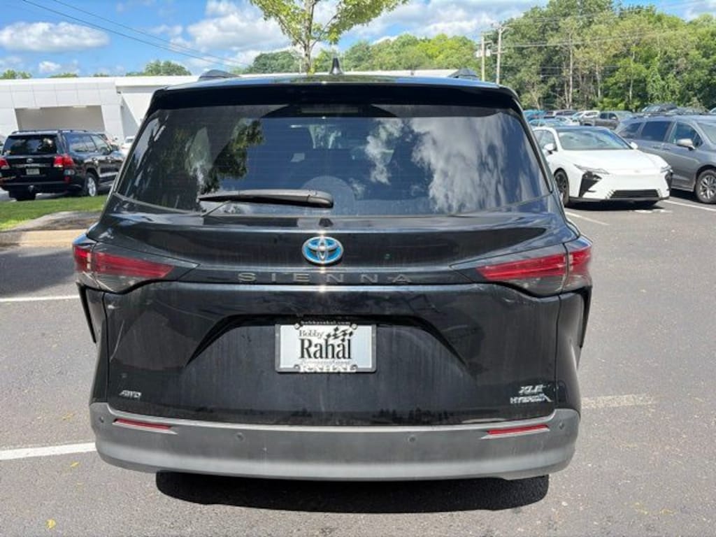 Used 2022 Toyota Sienna XLE 7 Passenger Van Passenger Van