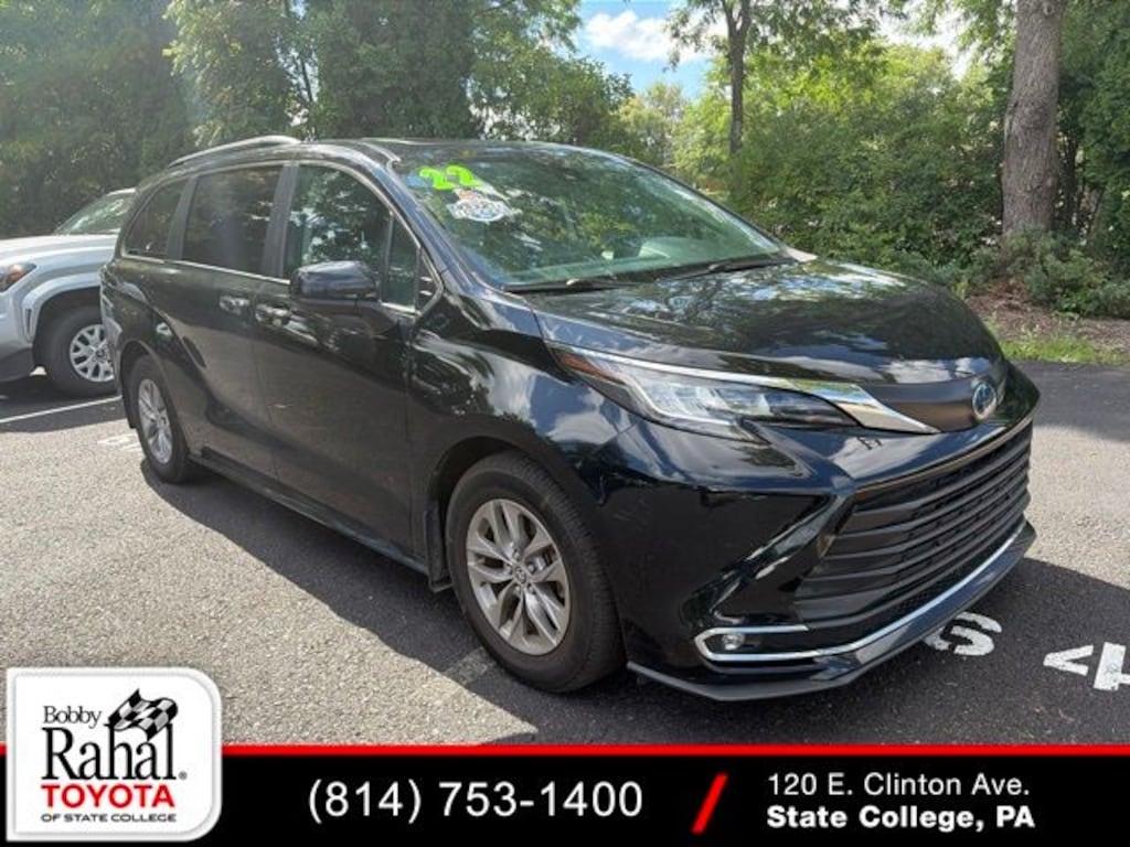 Used 2022 Toyota Sienna XLE 7 Passenger Van Passenger Van