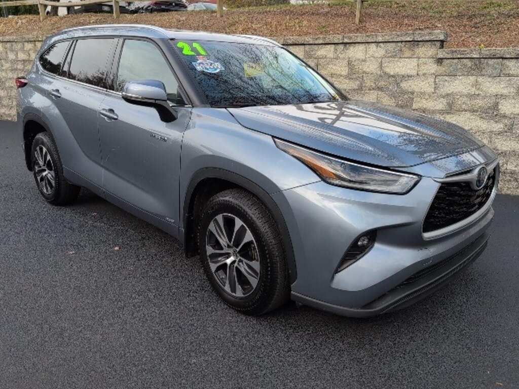 Used 2021 Toyota Highlander Hybrid XLE SUV
