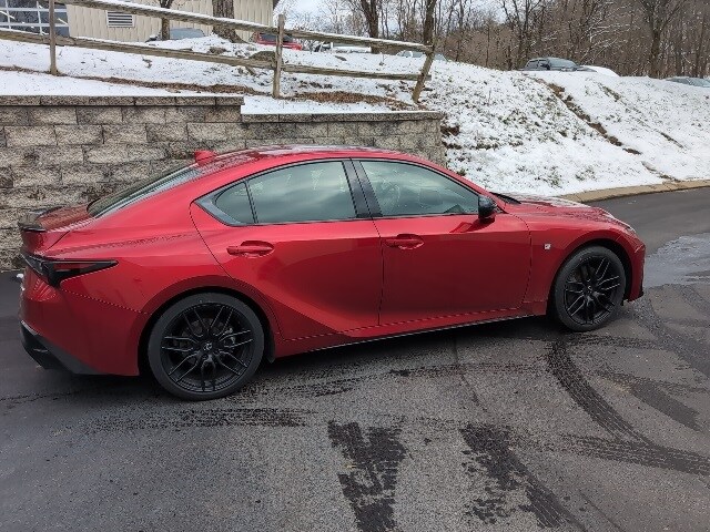 2024 Lexus IS 350 F SPORT photo 3