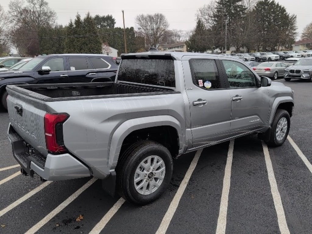 New 2025 Toyota Tacoma SR5 Truck Double Cab