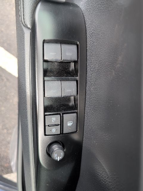 2026 Toyota Camry XSE - Photo 13