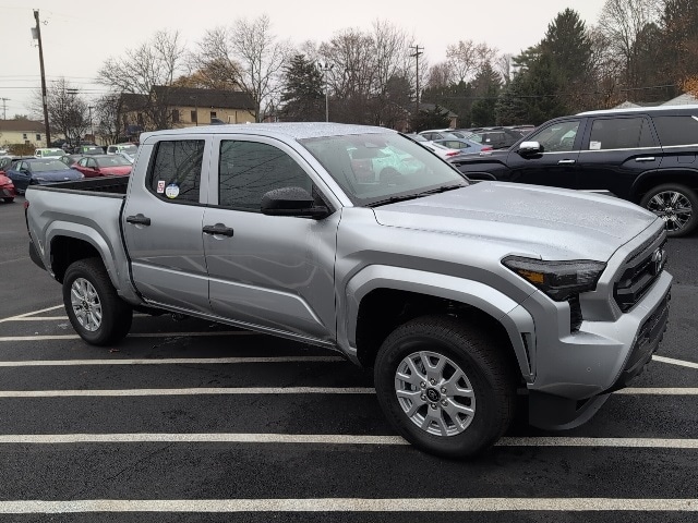 2025 Toyota Tacoma SR's photo