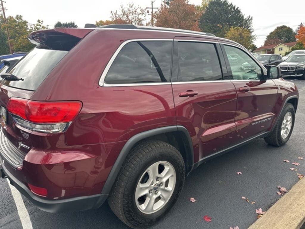 Used 2017 Jeep Grand Cherokee Laredo 4x4 SUV