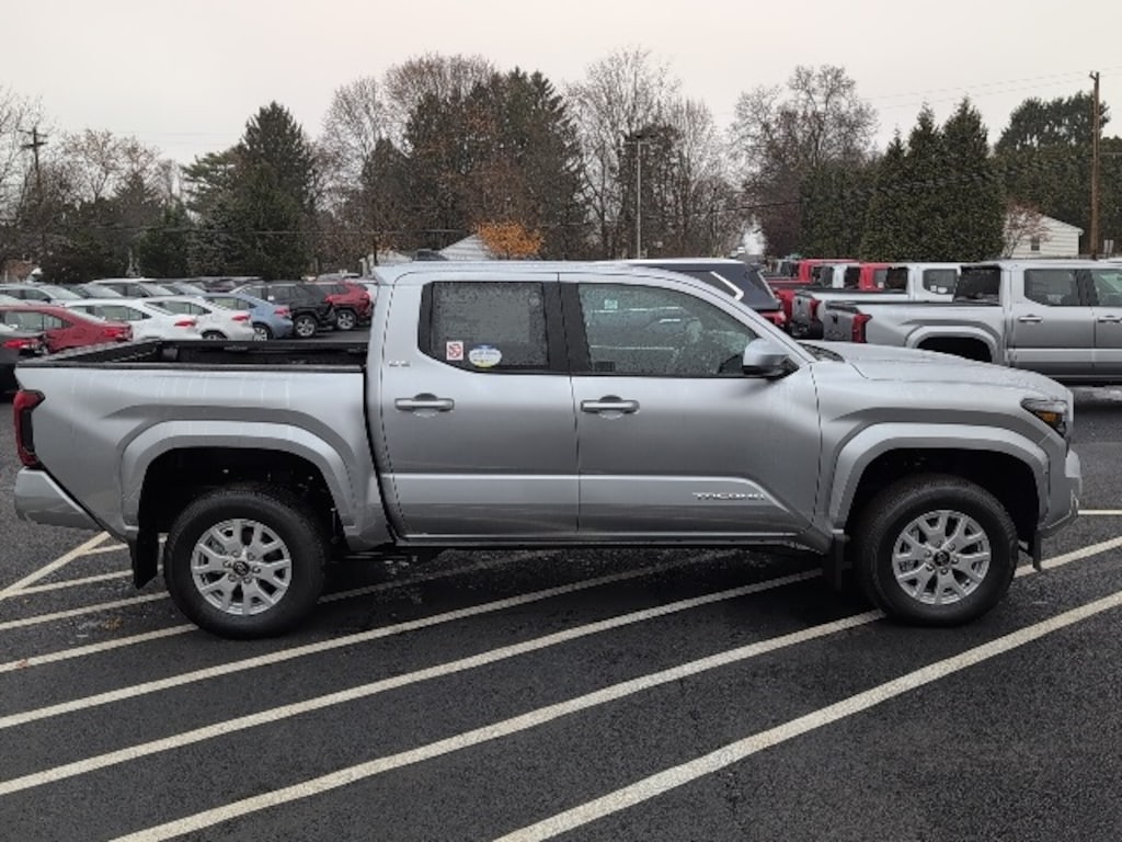 New 2025 Toyota Tacoma SR5 Truck Double Cab
