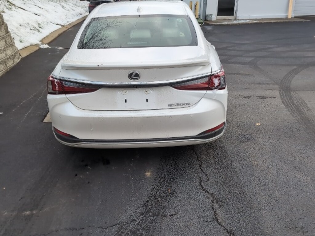 Used 2025 Lexus ES 300h Base Sedan