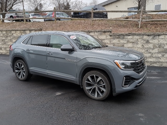 2024 Volkswagen Atlas Cross Sport SEL Premium R-LINE's photo