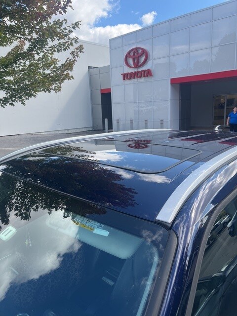 2022 Toyota Highlander XLE photo 3