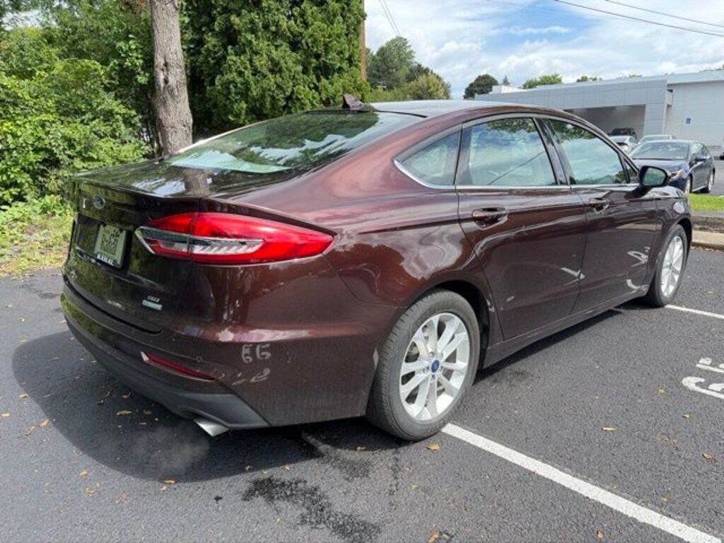 Used 2019 Ford Fusion SE Sedan