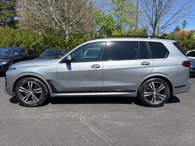 2023 BMW X7 xDrive40i's photo