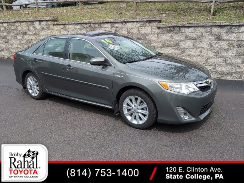 Used 2014 Toyota Camry Hybrid XLE Sedan