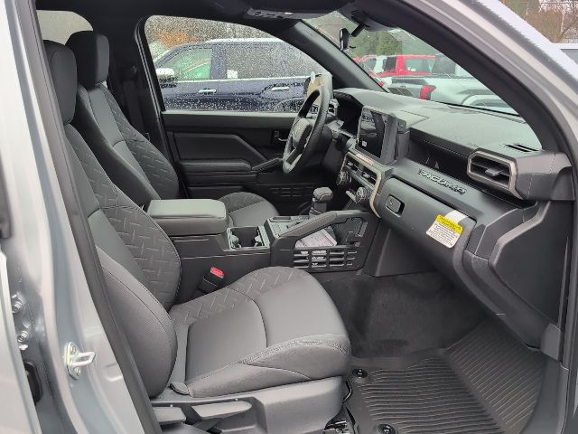 2025 Toyota Tacoma SR - Photo 20