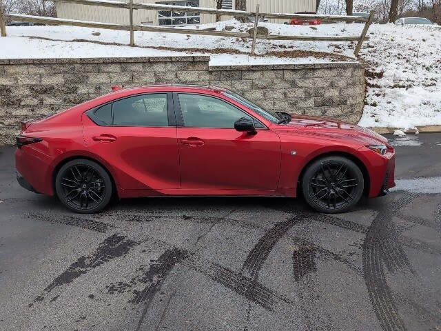 2024 Lexus IS 350 F SPORT photo 2