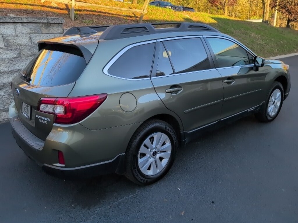 Used 2017 Subaru Outback 2.5i Premium with SUV