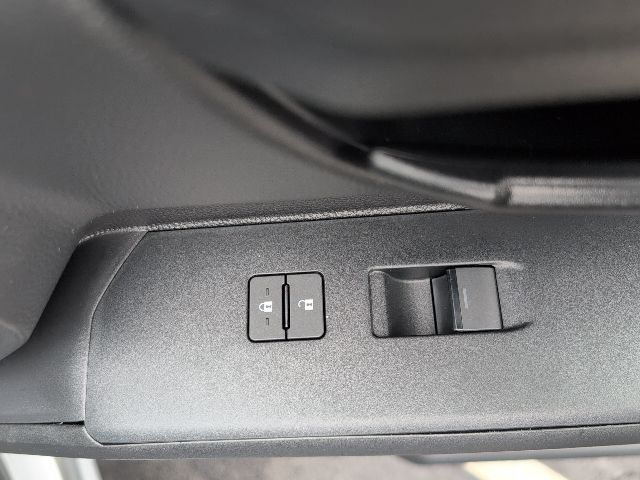 2025 Toyota Tacoma SR - Photo 21