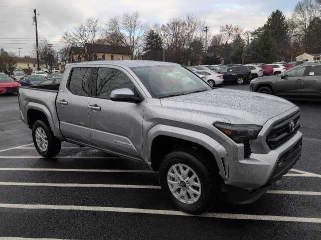 2025 Toyota Tacoma SR5's photo
