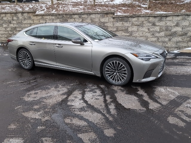 2025 Lexus LS Base's photo