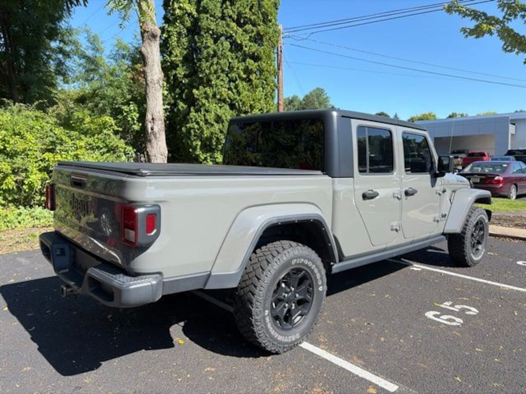 Used 2021 Jeep Gladiator Sport Truck Crew Cab