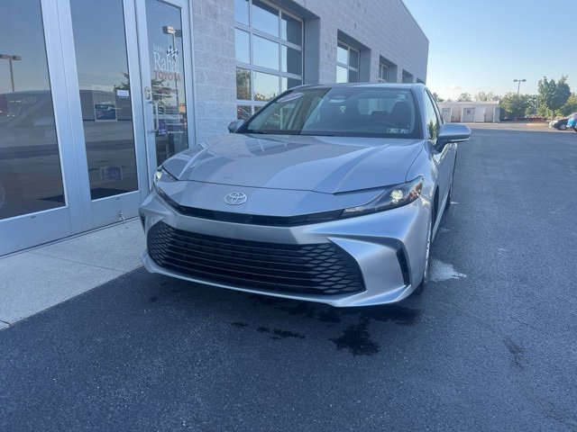 2025 Toyota Camry LE photo 2