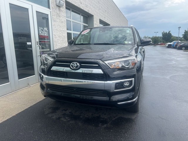 2023 Toyota 4Runner Limited photo 2
