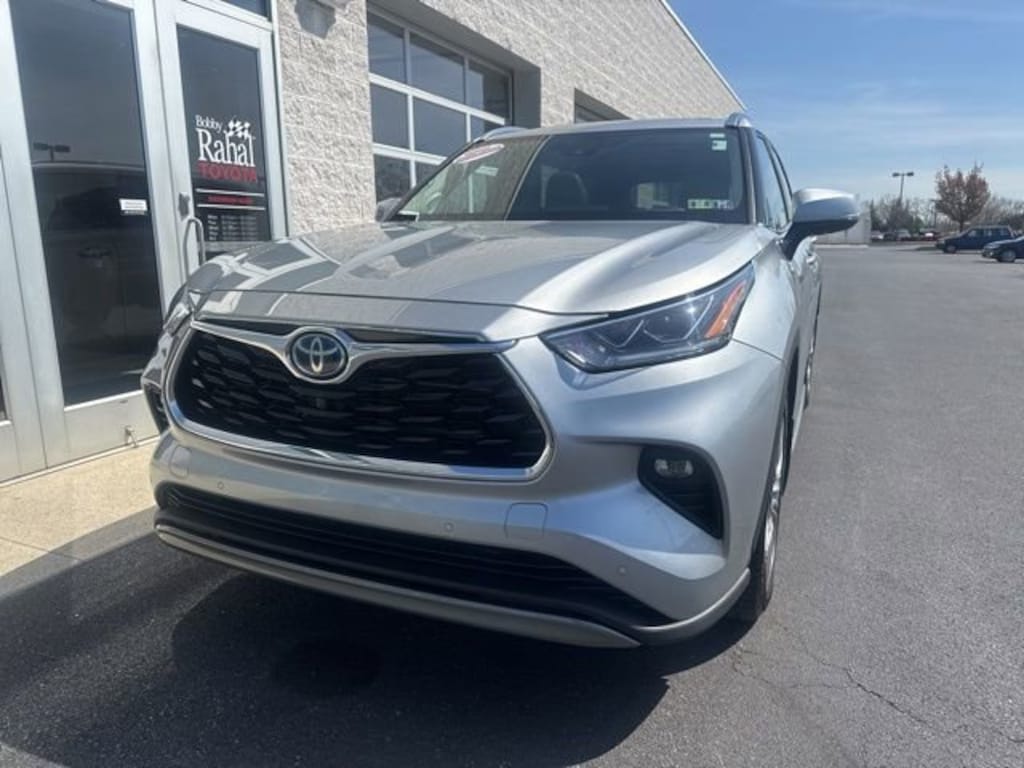 Used 2022 Toyota Highlander Hybrid Platinum SUV
