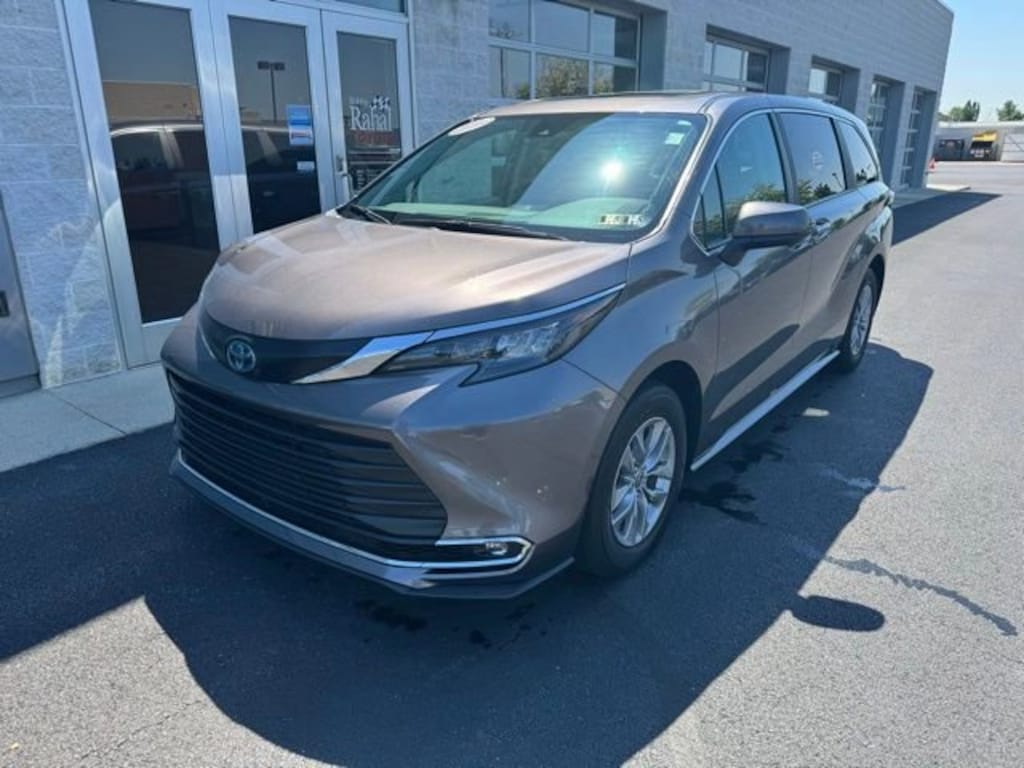 Certified 2024 Toyota Sienna XLE 7 Passenger Van Passenger Van