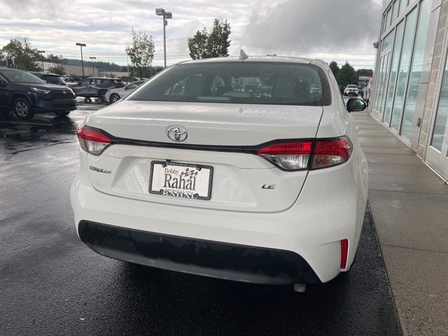 2024 Toyota Corolla LE photo 3
