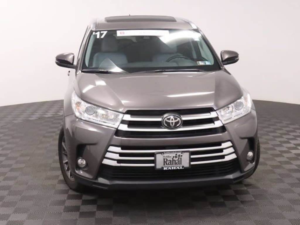 Certified 2017 Toyota Highlander XLE V6 SUV