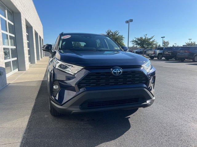 2021 Toyota RAV4 Hybrid XLE photo 3