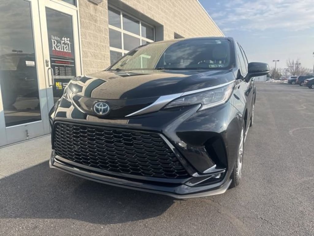 Certified 2021 Toyota Sienna XSE 7 Passenger Van