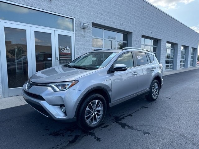 Used 2018 Toyota RAV4 XLE with VIN JTMRJREV1JD192777 for sale in Mechanicsburg, PA